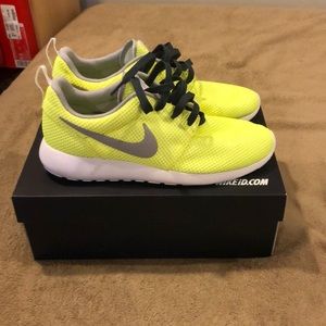 Nike ID Roshes - Neon/White - 9.5